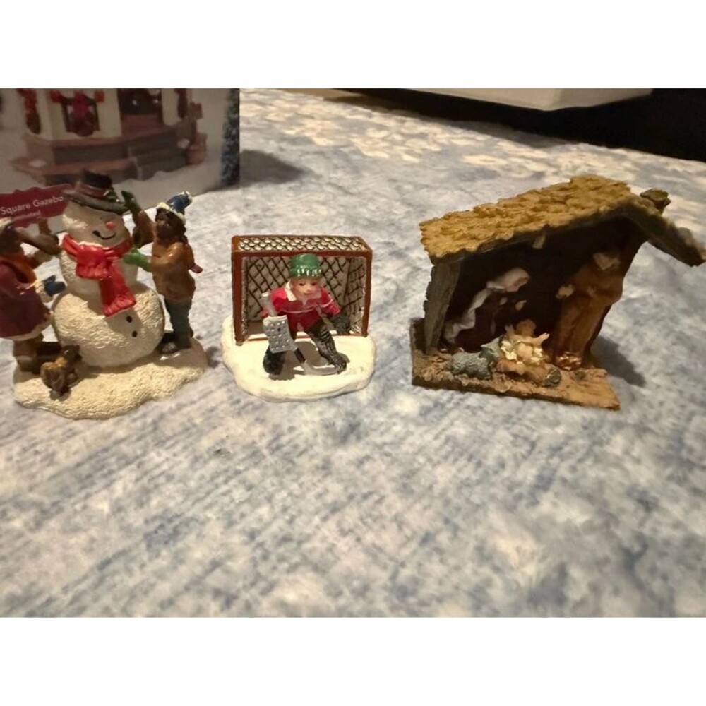 St Nicholas Collection Figures (3)